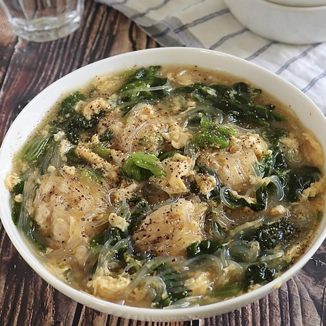 どんどん鍋に入れるだけ！鶏団子とほうれん草のとろみ春雨スープ