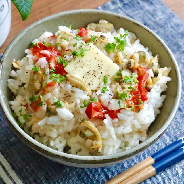 あさり缶でお手軽！「旨味たっぷりボンゴレ飯」