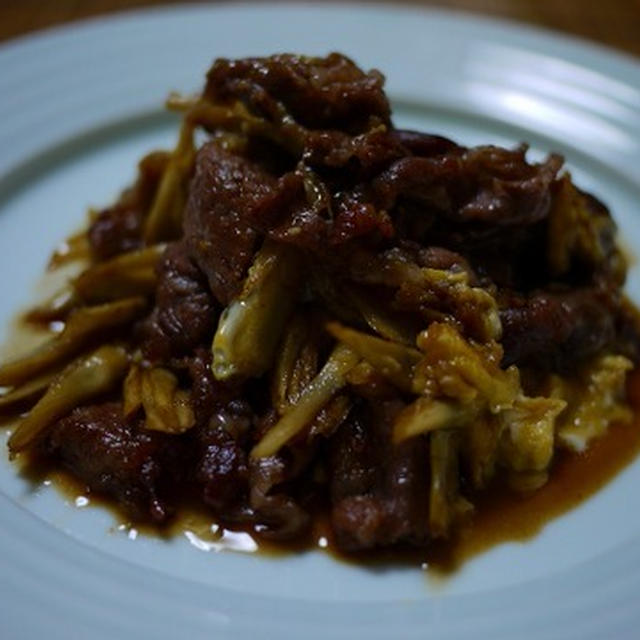 牛肉とゴボウのすき焼き風炒め