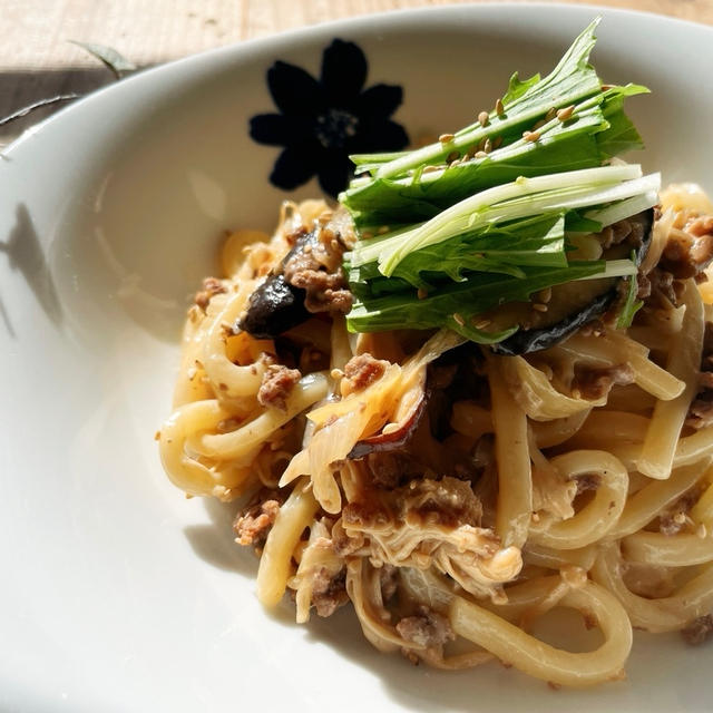 ＊レンジde1人前☆きのこバター(マヨ)醤油うどん＊