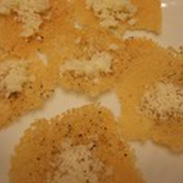 色々な味のチーズのかりかり　　アボカドとチーズ焼き　