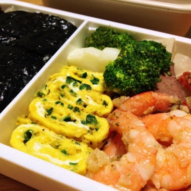 京君ママからのお弁当＆庭の水仙♪
