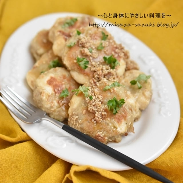 ポリ袋を使ってラクラク調理〜♪【はんぺんとれんこんの白ごまおやき】