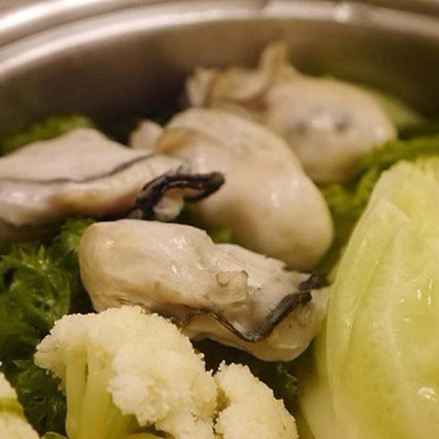 ★　蒸し野菜&牡蠣は胡麻黄身タレで
