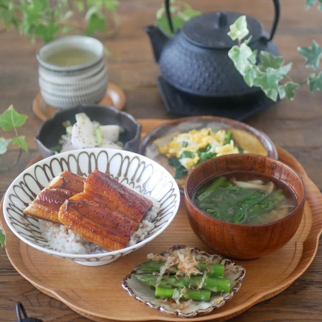 うな丼と副菜いろいろ