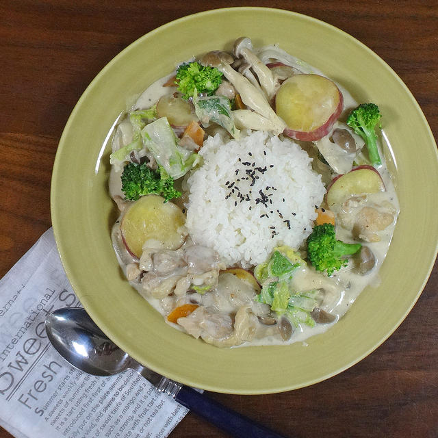 【旬のあったかワンプレート】コクあって濃厚！鶏肉とさつまいも 根菜の白菜クリーム煮