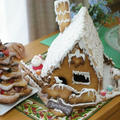 去年のクリスマスに作ったケーキとヘクセンハウス、ツリー