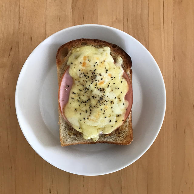 【レシピブログ】ハムチーズトーストの朝食