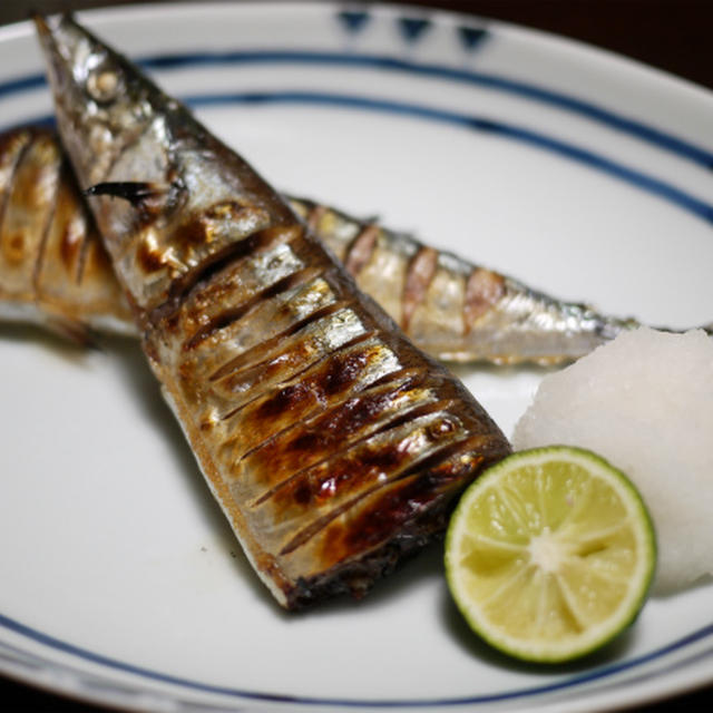 秋刀魚の塩焼き と 甘辛粉ふき芋