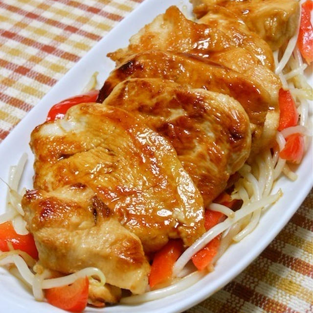 甘辛タレでこんがり＆しっとり〜ご飯がススム簡単おかず！鶏むね肉の照り焼き。