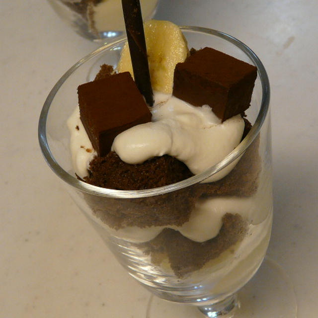 生チョコ入りチョコレートパフェ