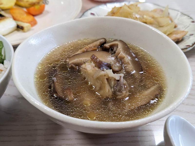 【サムゲタン風・手羽中のスープ】鶏の手羽中を使って簡単に栄養満点の薬膳スープを作ります。