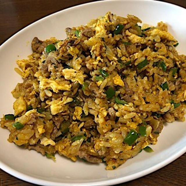 昼ごはんに「ラム入りカレーチャーハン」