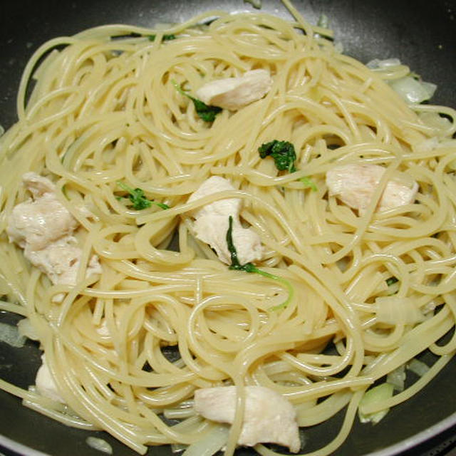 鶏肉とバジルのパスタ