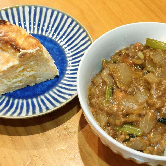 カレーにチーズケーキにワインも飲んじゃう!夜軽めにが出来ない( ；∀；)