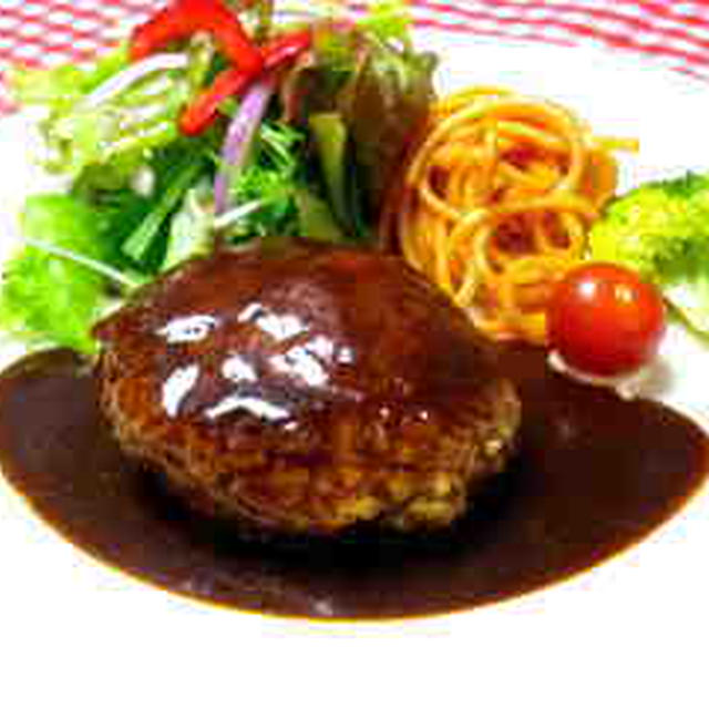 今日のまかないハンバーグ「デミグラスソースのハンバーグ」