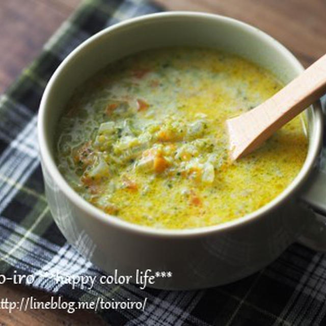 食べるスープ★ブロッコリーと人参のカレー豆乳スープ