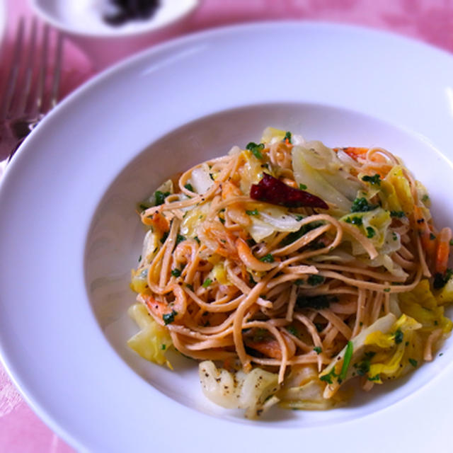 糖質制限! 大豆100%麺で春キャベツと桜エビのパスタ風