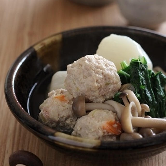 えび入り肉団子とカブの煮物