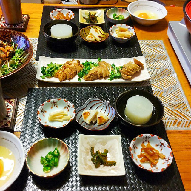 鶏白菜鍋、豆腐のキムチわかめサラダ、煮鶏&煮卵と 小鉢６品で晩酌