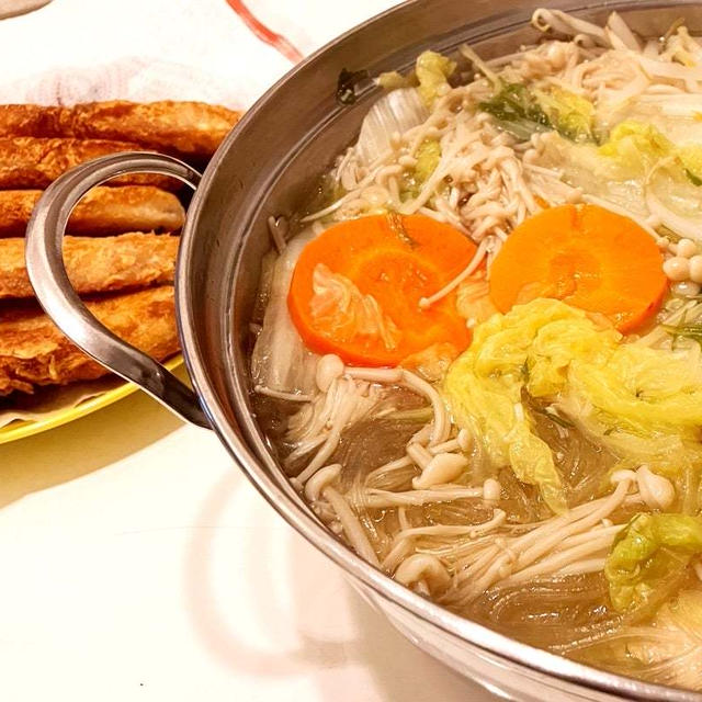 餃子の王将流　新ソーキそば豚トロラーメン