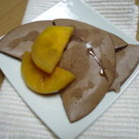 ココアパンケーキ 柿ブランデー漬け添え