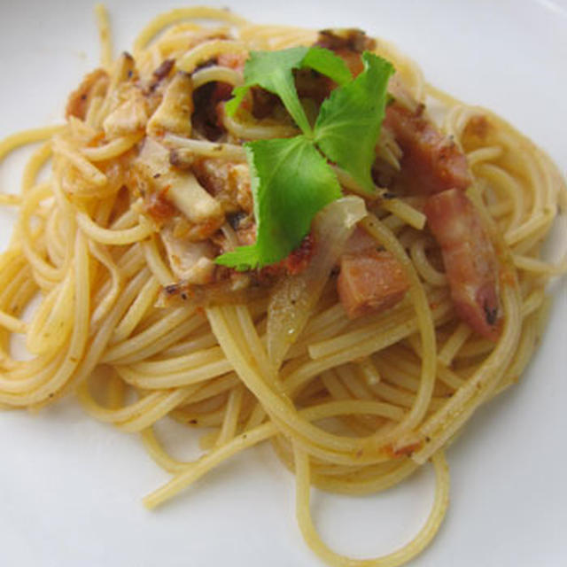 ドライトマトとケッパーのパスタ
