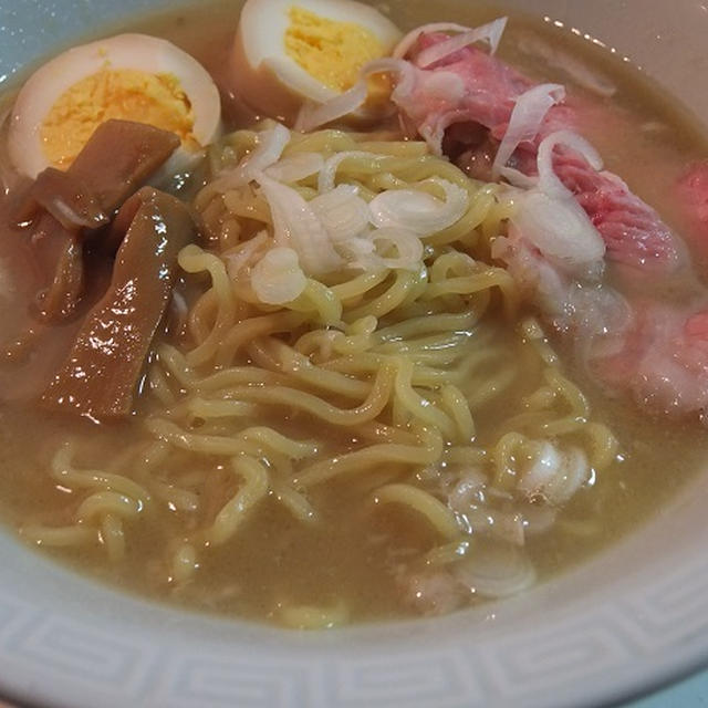 豚骨醤油ラーメン