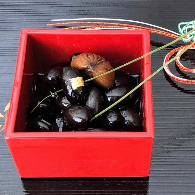日本から届いたおせちに欠かせないもの
