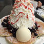 クリームてんこ盛りEggs 'n Thingsパンケーキ