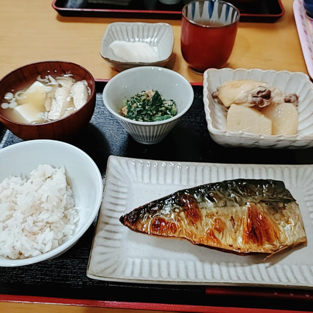 今日は”焼きさば定食”の晩ごはん‥