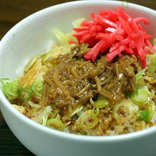 炊きたてご飯で「なめ茸天かす丼」