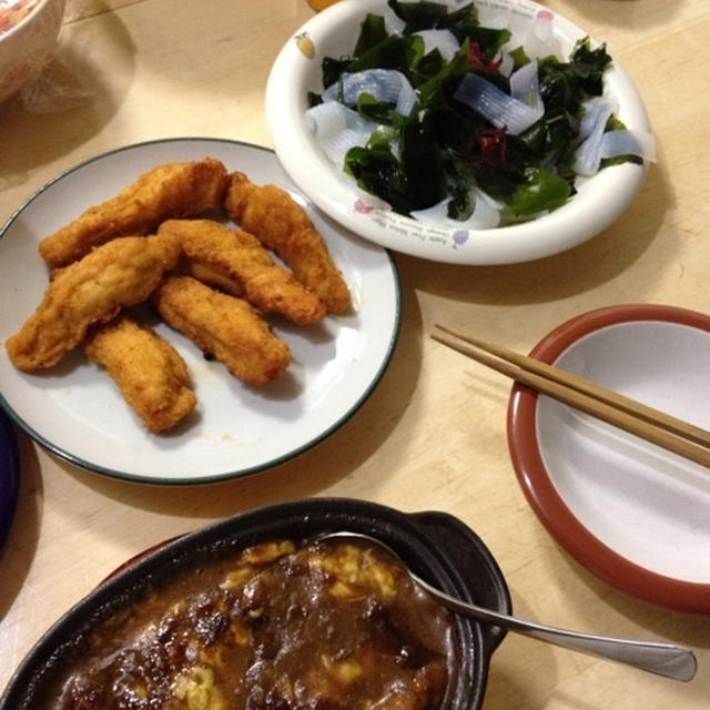 トマト入り焼きカレー・海藻サラダ