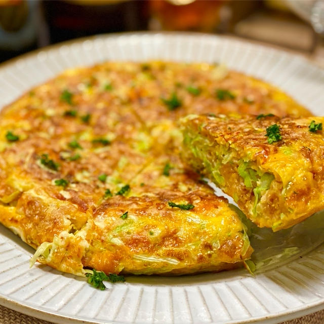 【レシピ】チキンラーメンとキャベツのチーズ卵焼き