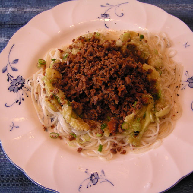 味噌そぼろとなすの冷や素麺