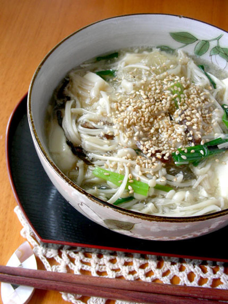 夏風邪さんに、具たくさん食べるスープ☆豆腐キノコ春雨しいたけ！