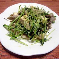 特大サイズのタバスコde豆苗と豆腐のピリ辛炒め