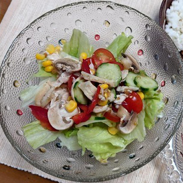 鶏むね肉と野菜のサラダ