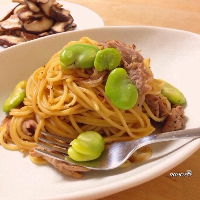 豚肉カリっと炒めて♪そらまめと豚肉のバター醤油パスタ＊