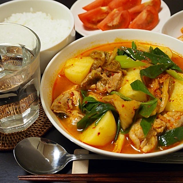 これはウマイ。鶏とじゃがいものキムチ煮
