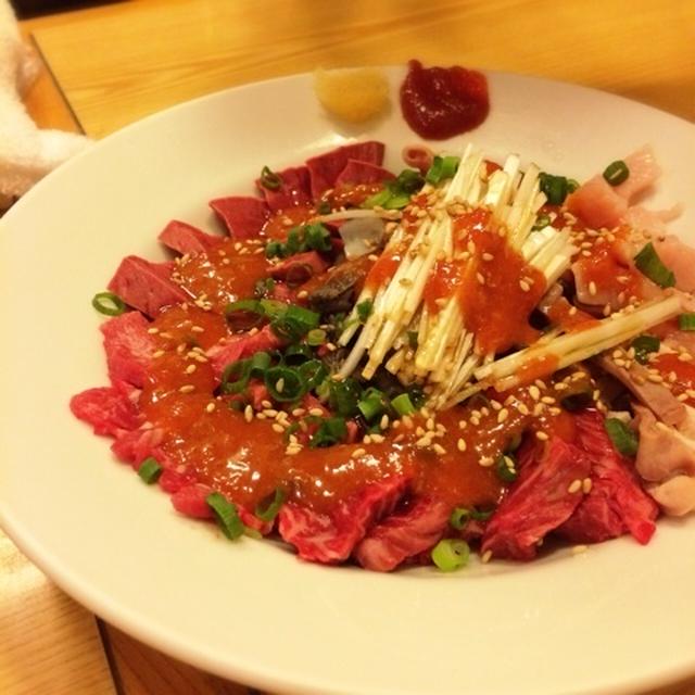 ハラミ刺 ミノ刺 生肉天国！赤ちょうちん 新宿御苑