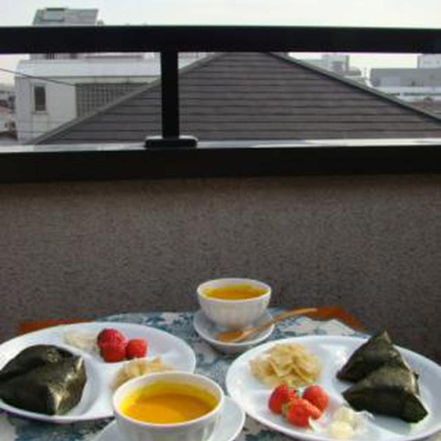 うーちゃんと空を眺めながら、おうちランチ！