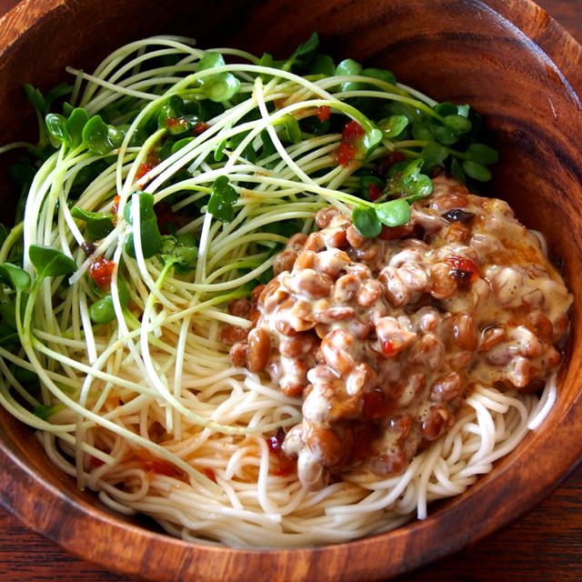 かいわれって凄くカラダにイイっぽいね！「カイワレ納豆サラダそうめん」