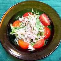 豚肉と水菜と大根とミニトマトのごま風味サラダ