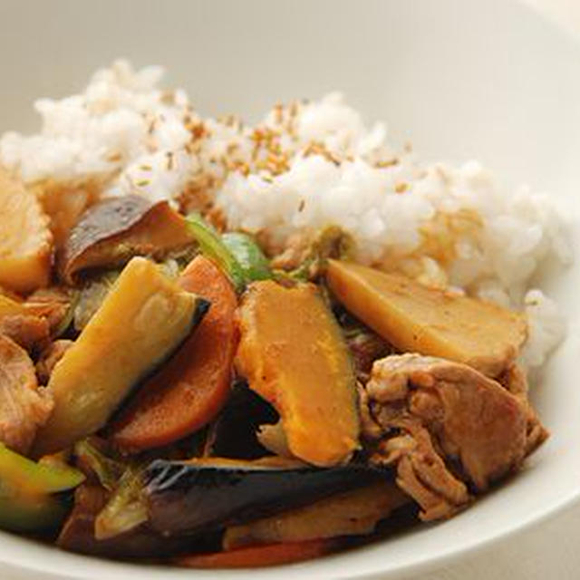 麻婆野菜ライス　 アップルパイの準備中