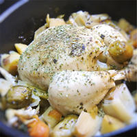 鶏丸と野菜のハーブ煮込み