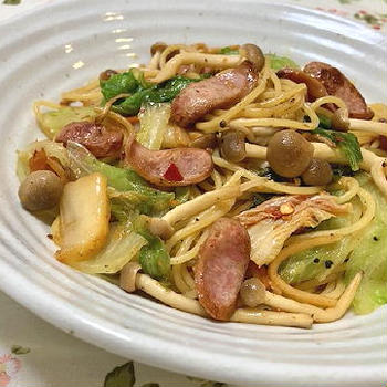 25/05/14　ソーセージとレタスのキムチパスタ