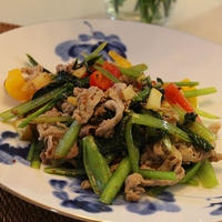 スパイス大使☆豚肉と小松菜とりんごの煎り酒炒め☆彡