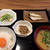 お昼は玉子かけご飯で定食、夜はすき焼き
