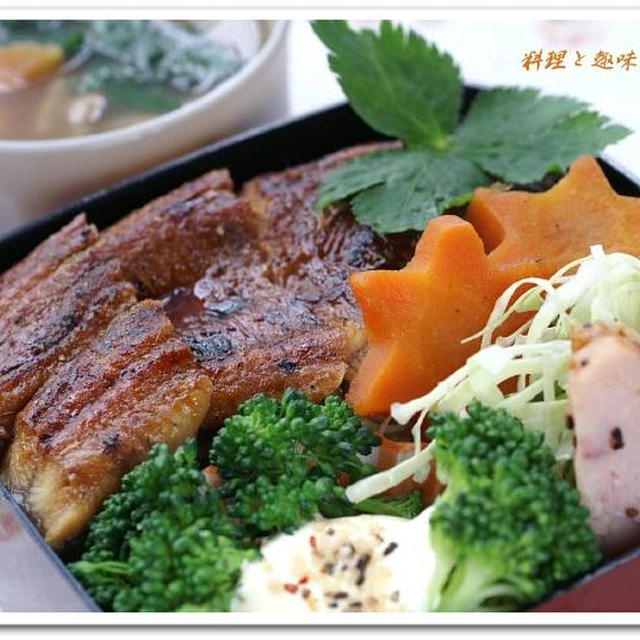 《絶品！！うな重弁当》／或日の晩ご飯で《あき特製特製海鮮ちらし寿司》のご紹介です。